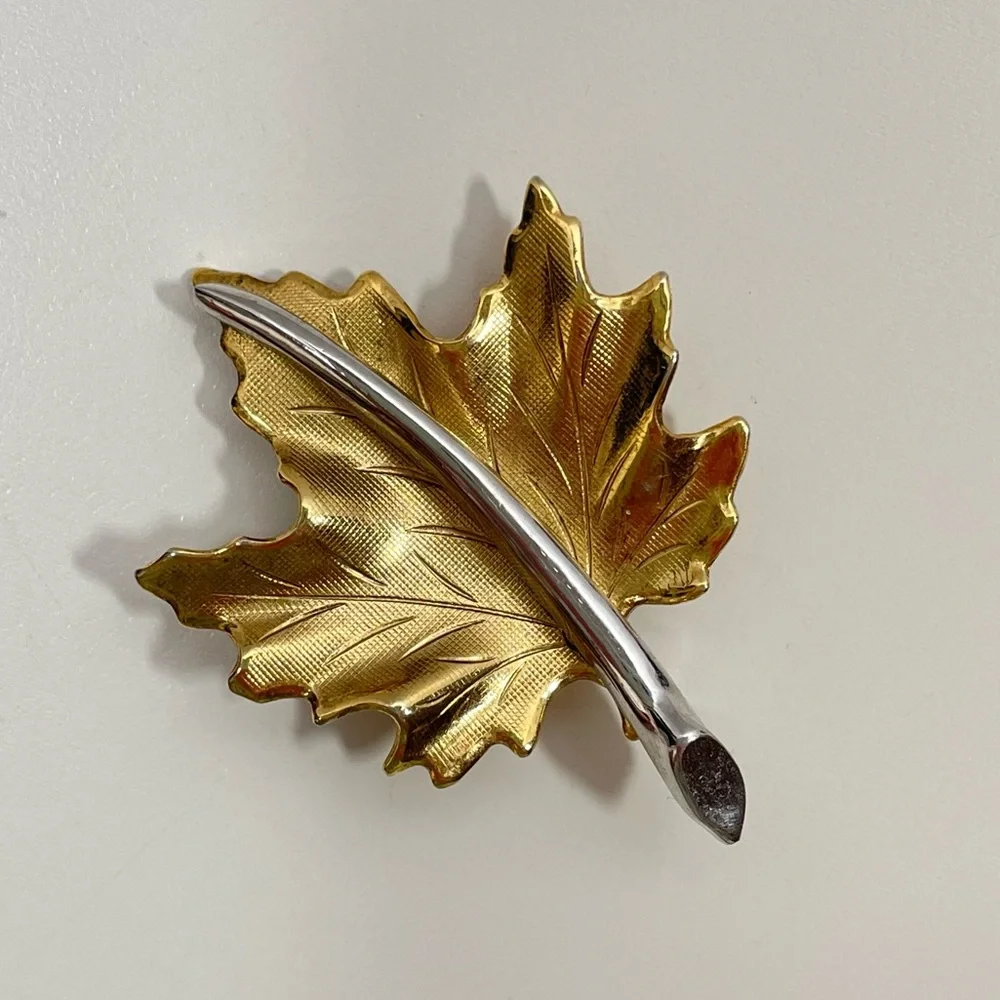 Vintage Mixed Metal Fall Autumn Leaf Boho Cottage Core Fairy Core Pin / Brooch